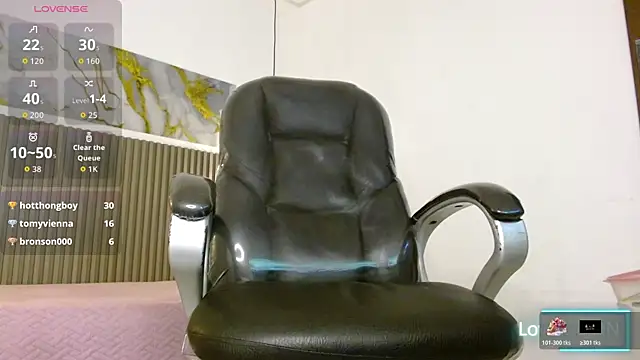 Dyla_n18 live sex cam