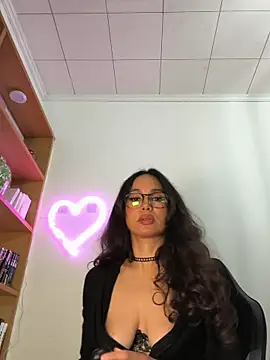 Naughty-Jessie live sex cam