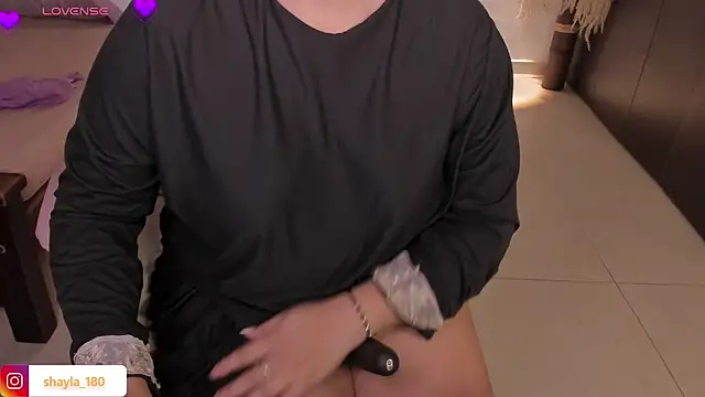 shayla_18 live sex cam