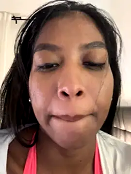 IamCrystal2 live sex cam