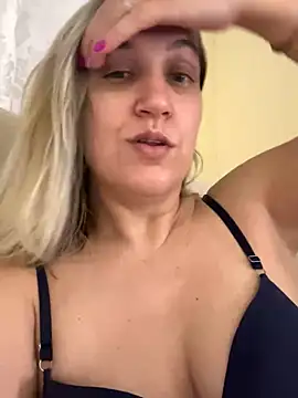 Bia_sexynovaes live sex cam