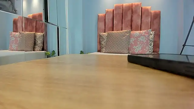 lou_rosse_ live sex cam