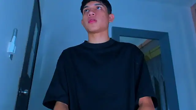 Sebax_Young live sex cam