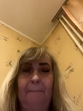 Irina2909@xh live sex cam