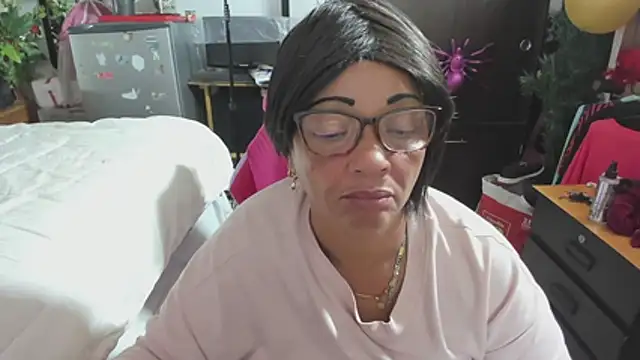 Mrs_mommy_ live sex cam