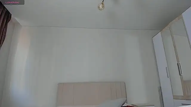 sweety_vikky live sex cam