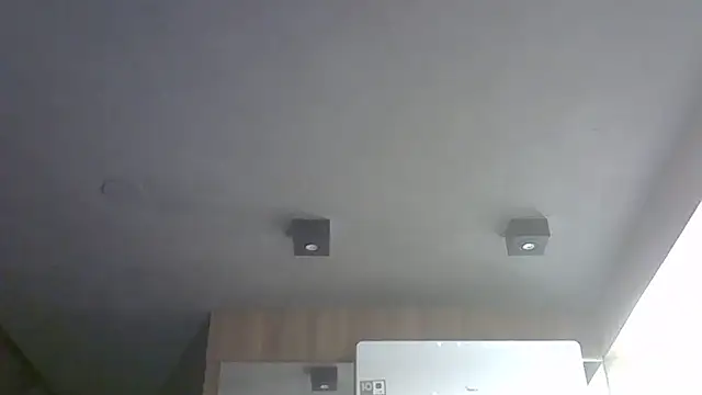 SkinnyKitten live sex cam