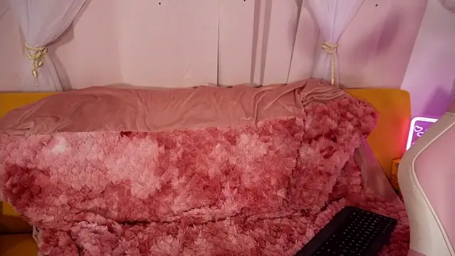 MikaSweety live sex cam