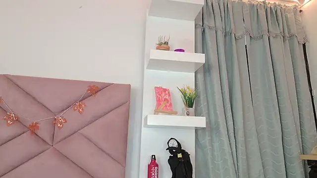 eva_sin18 live sex cam