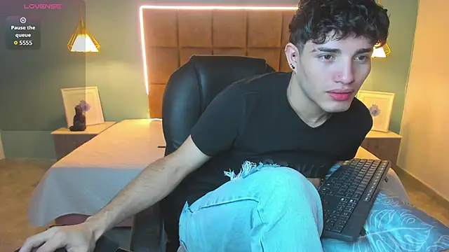 AlejooTwink live sex cam