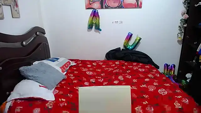 Tu-Reina live sex cam