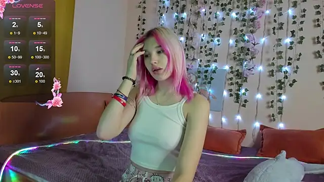 EvelinaLuu live sex cam