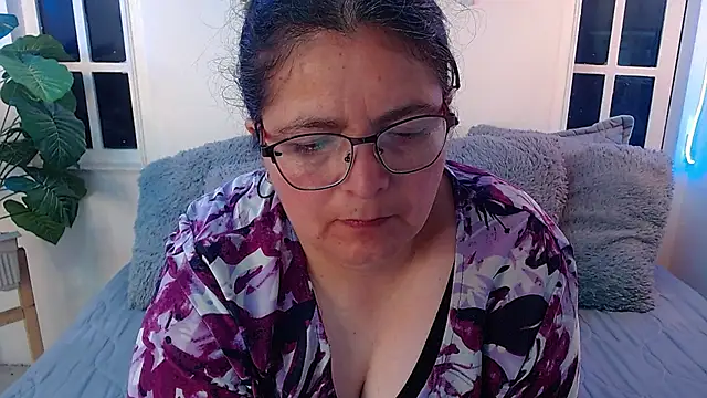 Linda_banks_ live sex cam