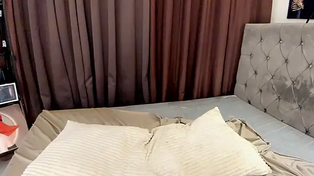 UncensoredCock live sex cam