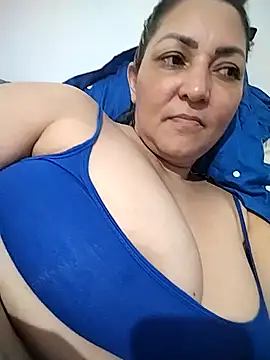 Lunita86 live sex cam