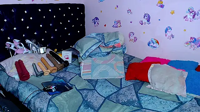 ShantalTsFox live sex cam