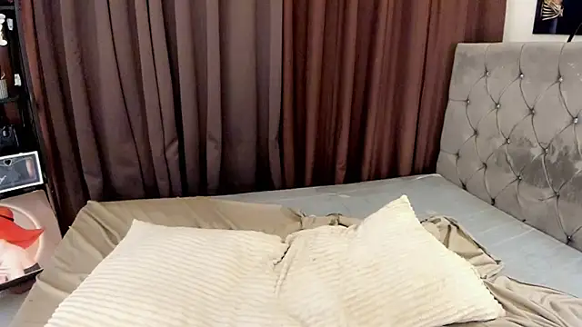 urfantasyhotbaby live sex cam