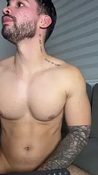 Valenthino_Salvatore live sex cam