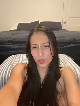 Synne live sex cam