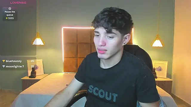 AlejooTwink live sex cam