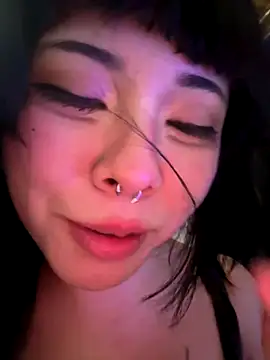 Kitty_yukimura live sex cam