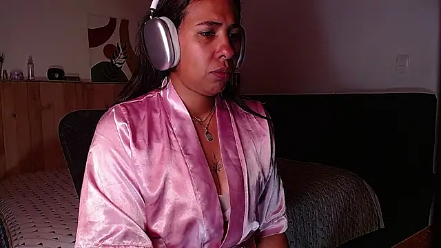 IVONNE_COLLINS33 live sex cam