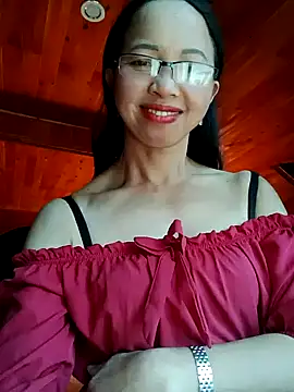 TRIEUTRIEU20 live sex cam