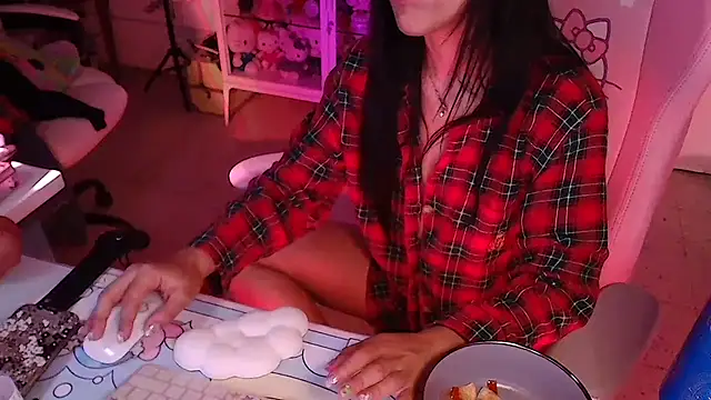 kaithra live sex cam