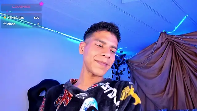 Ethan_Boyy live sex cam