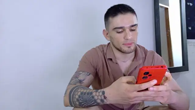 Sexy_Alejandro_ live sex cam