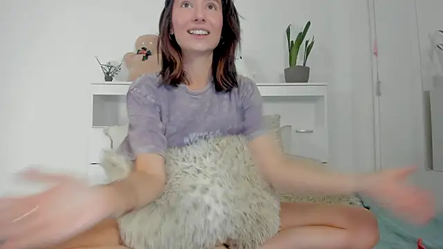 crystalnut live sex cam