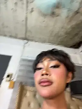 Innocent_yanixx69 live sex cam