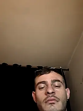 bigcockwhite777 live sex cam