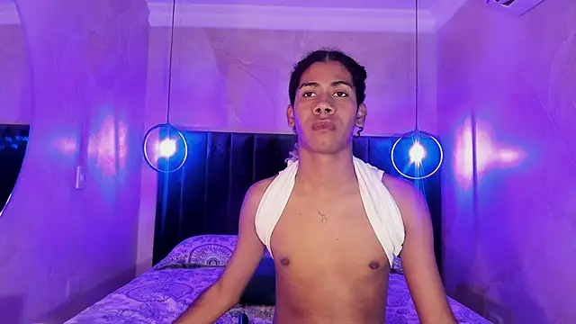 Maxim-Walker live sex cam