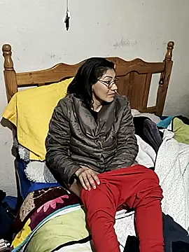 LaInsaciableIntensa live sex cam