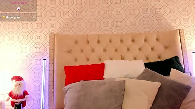 AriRobert_ live sex cam