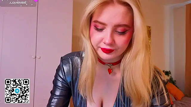 oliviabr0wn0 live sex cam