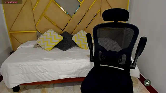 Latrellx7 live sex cam