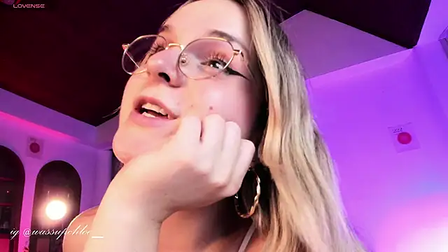 misschloe__ live sex cam