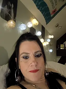 Sosso19squirt live sex cam