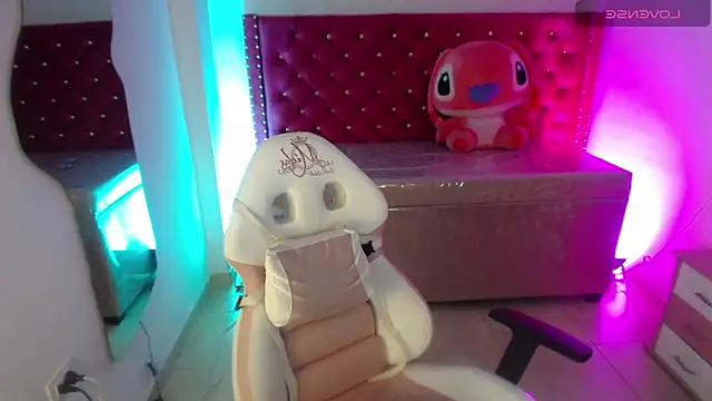 emmily_m1_ live sex cam