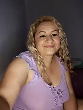 Karoline_milf_hot live sex cam