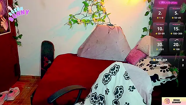 Roxanbunny1 live sex cam