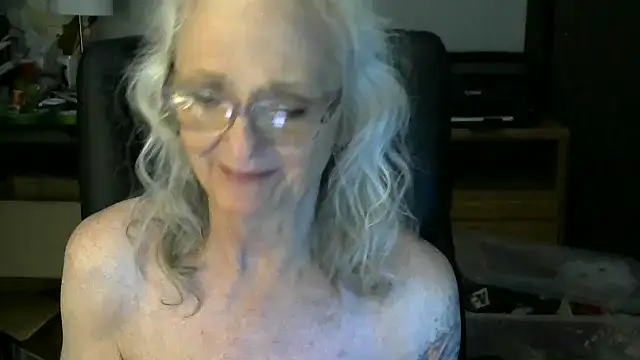 JoleneDelacroix live sex cam