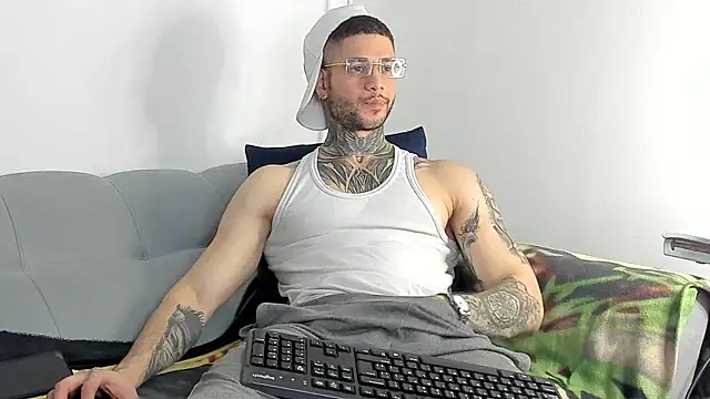 _jamesleandros1 live sex cam