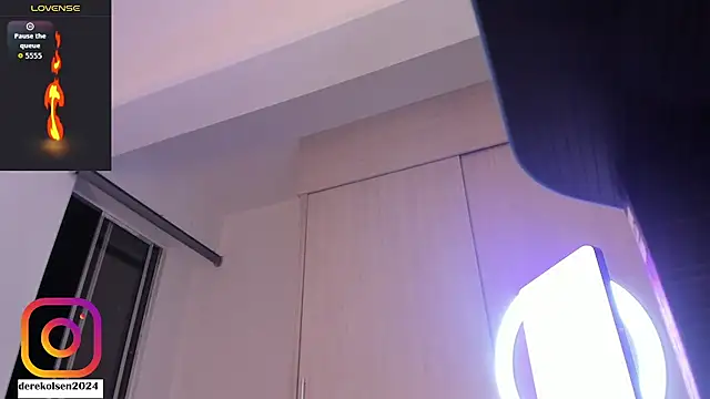 DerekOlsen live sex cam