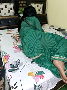 PRIYA_22 live sex cam