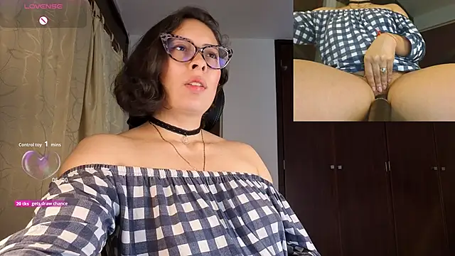 sophia_dumont live sex cam