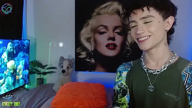 maxiy_001 live sex cam