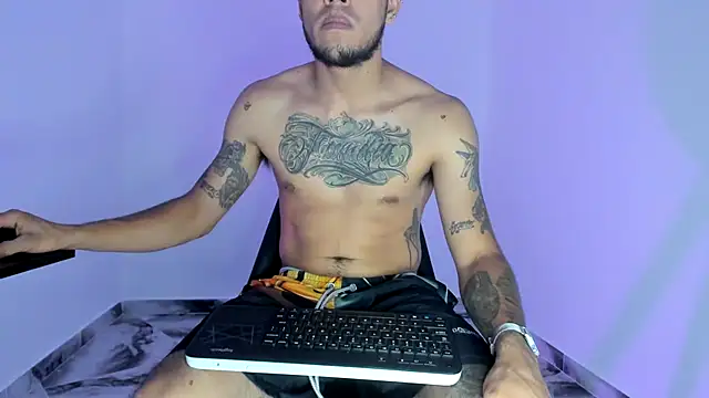 mikee_scooth live sex cam